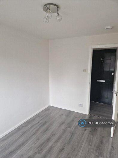 3 Bedroom Flat To Rent In Randolph Close, Leamington Spa, CV31