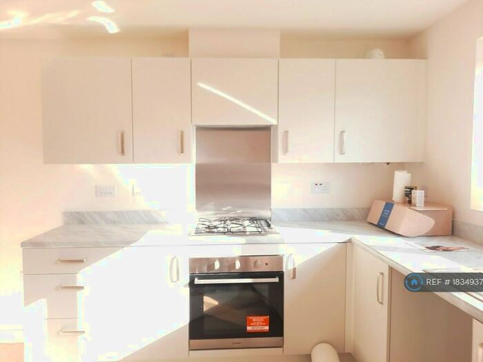 3 Bedroom Semi-Detached House To Rent In Salford, Salford, M6