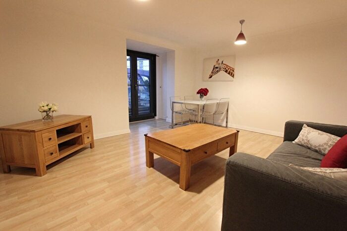 2 Bedroom Flat To Rent In Rennie's Isle, Edinburgh, EH6