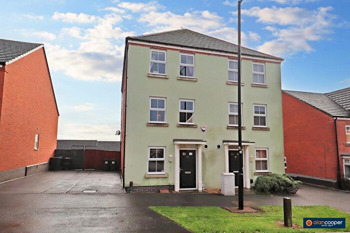 4 Bedroom Semi-Detached House For Sale In Brights Road, Nuneaton, CV10