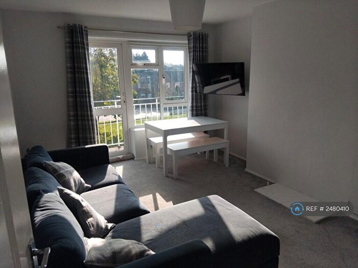 1 Bedroom Flat To Rent In Burnett Square, Hertford, SG14