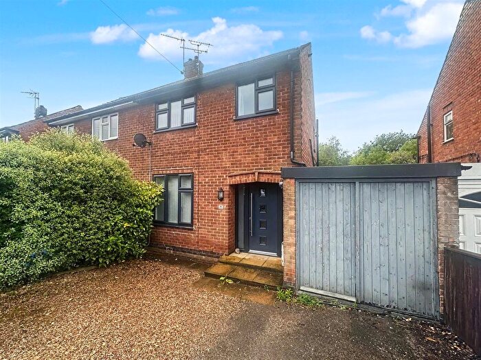 3 Bedroom Semi-Detached House To Rent In Spinney Road, Ilkeston, Derbyshire, DE7