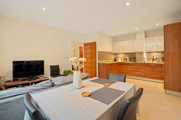 1 Bedroom Flat To Rent In Bromyard House, Bromyard Avenue, London, W3