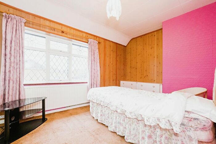 3 Bedroom Terraced House For Sale In Goresbrook Road, Dagenham, RM9