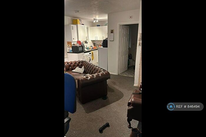 1 Bedroom Flat To Rent In Fore Street, Westbury, BA13