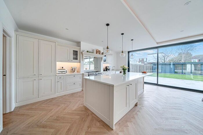 5 Bedroom Detached House For Sale In South Road, Drayton, PO6