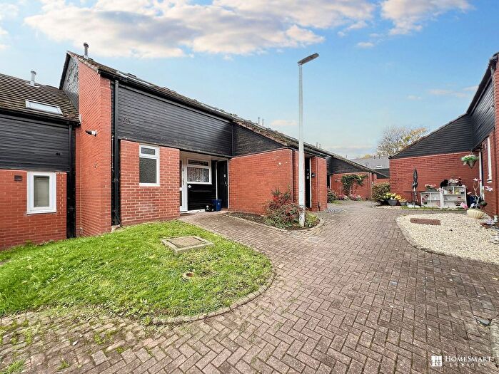 1 Bedroom Flat To Rent In Charlton Close, Palacefields, WA7
