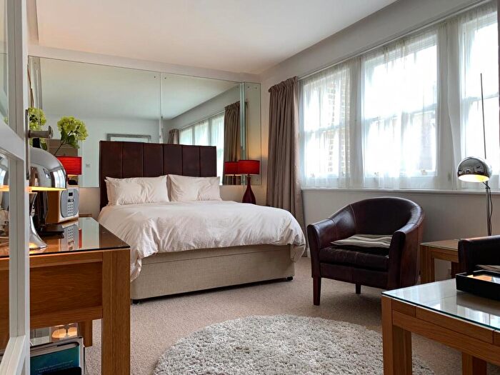 Apartment To Rent In Kings Road, Brighton, BN1