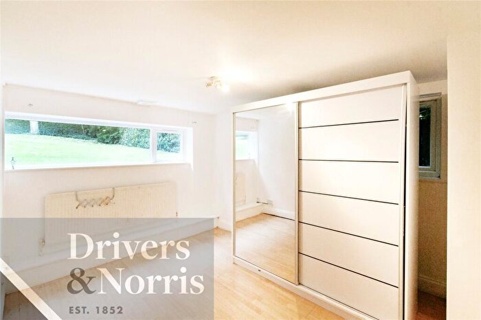 1 Bedroom Apartment To Rent In Northern Heights, Crescent Road, Crouch End, London, N8