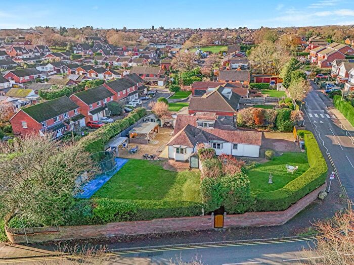 4 Bedroom Detached House For Sale In Rugeley Road, Burntwood, WS7