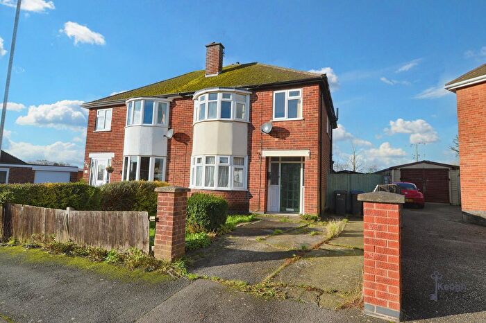 3 Bedroom Semi-Detached House For Sale In Gregory Road, Barlestone, Leicstershire, CV13