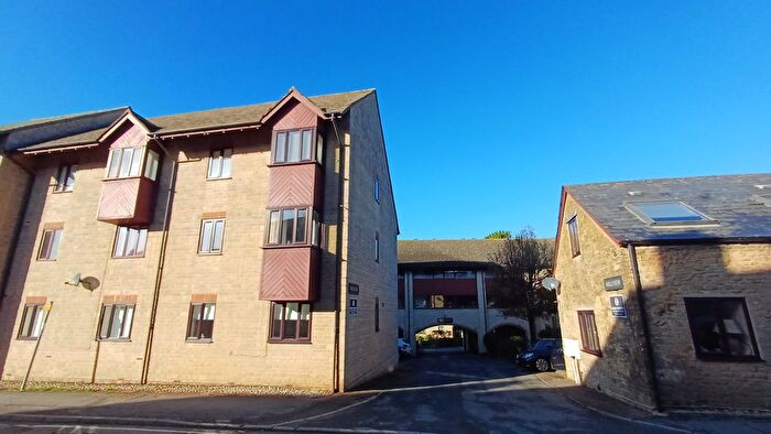 2 Bedroom Flat For Sale In West Street, Chipping Norton, OX7