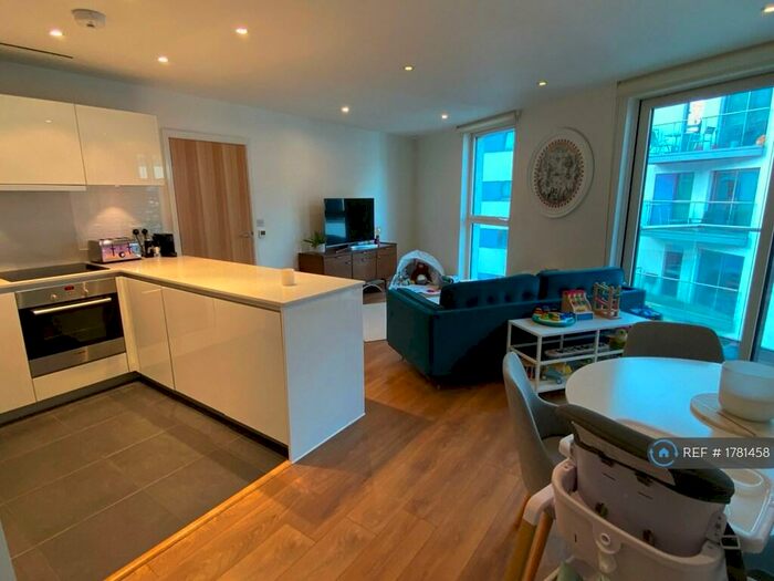 2 Bedroom Flat To Rent In Wellesley Road, Croydon, CR0