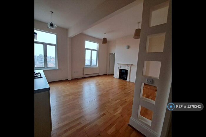 3 Bedroom Penthouse To Rent In St Pauls Ave, London, NW2