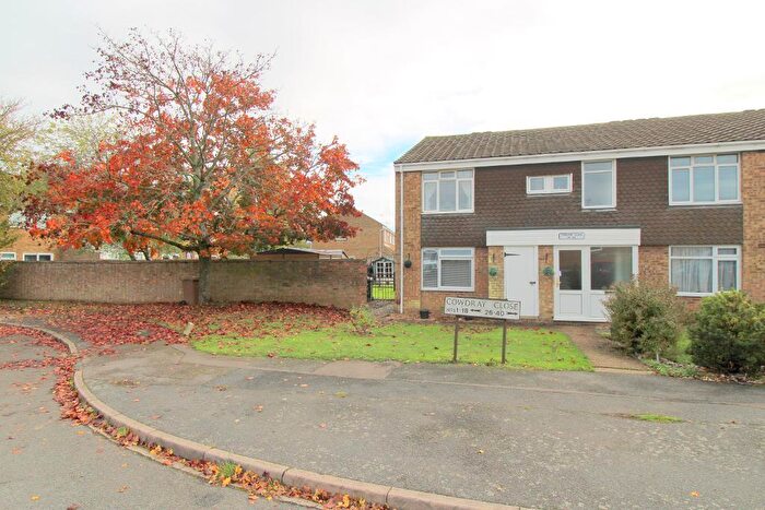 1 Bedroom Apartment For Sale In Cowdray Close, Stopsley, Luton, Bedfordshire, LU2