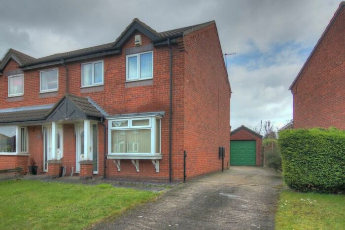 Semi-Detached House To Rent In Avenue Nozay, Broughton, DN20