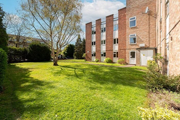 2 Bedroom Flat For Sale In Stanley Road, Sutton, SM2