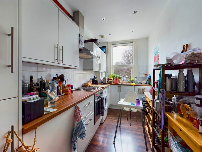 2 Bedroom Flat To Rent In Wilbury Avenue, Hove, BN3