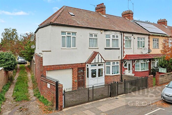 4 Bedroom End Of Terrace House For Sale In Exeter Road, Edmonton, N9