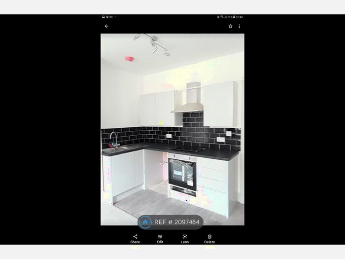 1 Bedroom Flat To Rent In North Street, Keighley, BD21