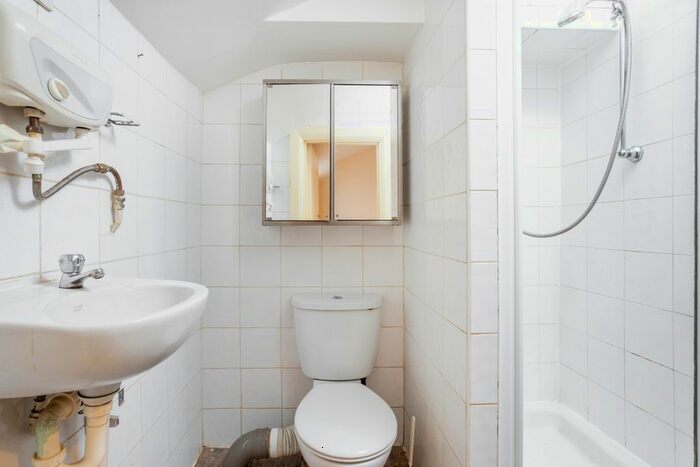 1 Bedroom Studio To Rent In Lea Bridge Road, London, E17