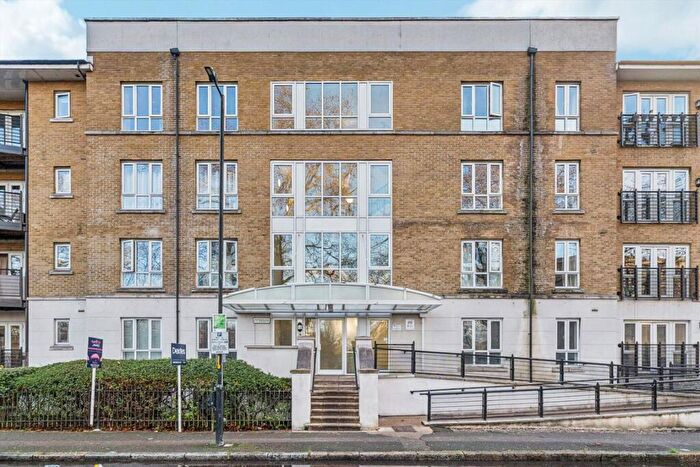 2 Bedroom Flat To Rent In St. Georges Way, Peckham, SE15