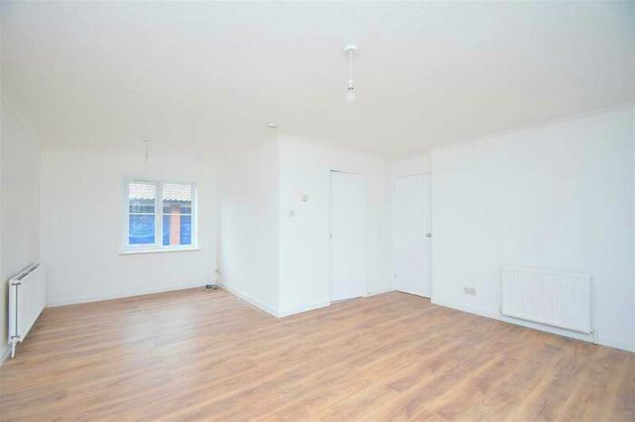 2 Bedroom Apartment To Rent In Murray Road, Northwood, HA6