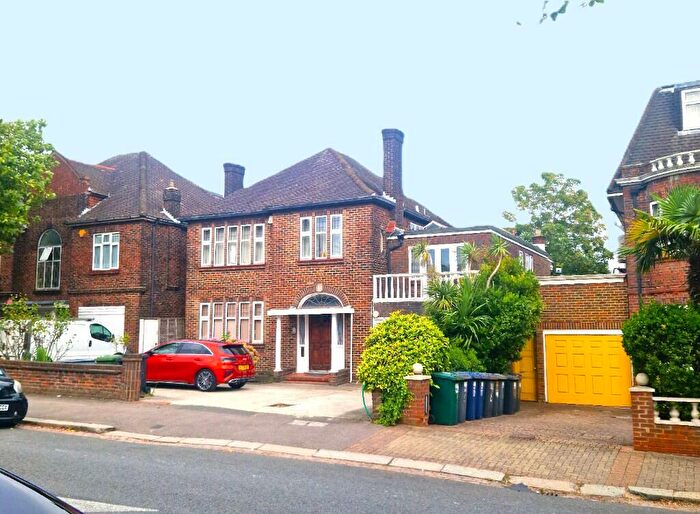 6 Bedroom Detached House For Sale In Green Lane, Hendon, NW4