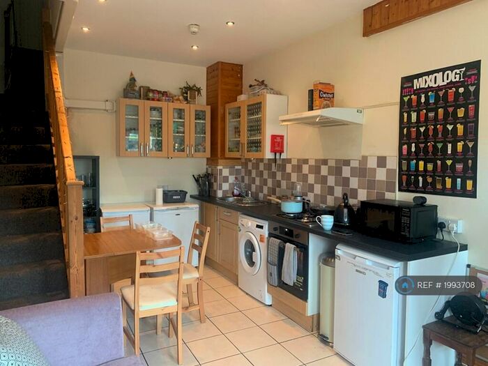 4 Bedroom Semi-Detached House To Rent In St. Clements Street, Oxford, OX4