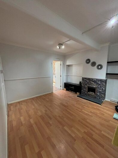 4 Bedroom Property To Rent In Laurie Road, London, W7