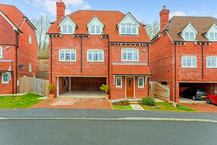 4 Bedroom Detached House For Sale In Reed Gardens, Reading, RG7