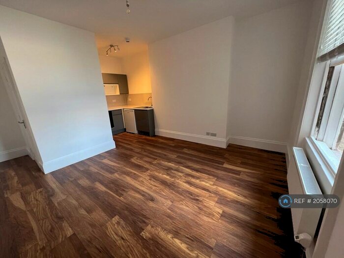 1 Bedroom Flat To Rent In Lansdowne Place, Hove, BN3