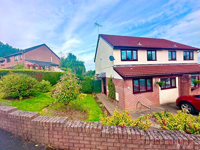 3 Bedroom Semi-Detached House For Sale In Laurel Drive, Penperlleni, Pontypool, NP4