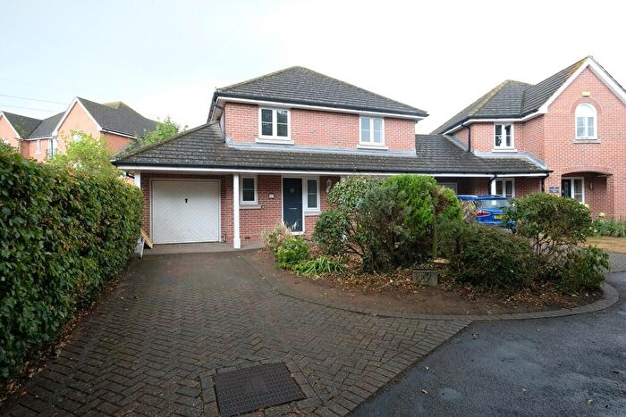 4 Bedroom Link Detached House To Rent In Admiralty Way, Marchwood, Southampton, SO40