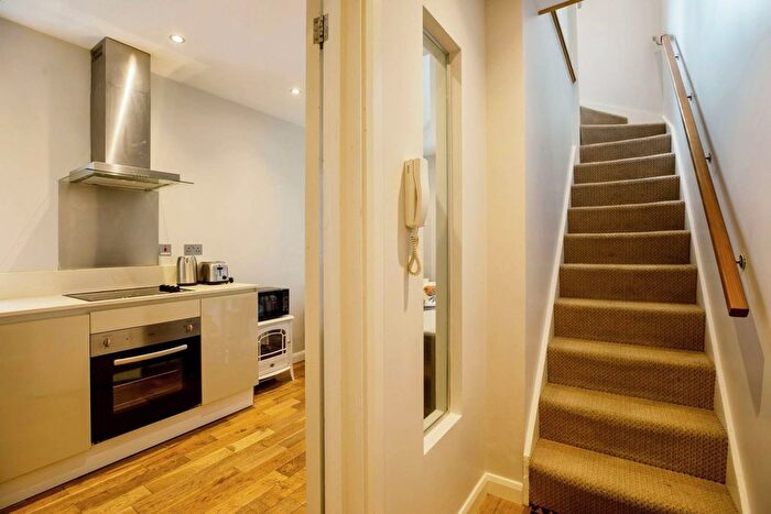 1 Bedroom Flat For Sale In Pennard Road, Shepherd's Bush, London, W12