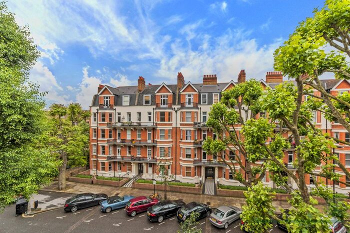 3 Bedroom Flat To Rent In Wymering Road, London, W9