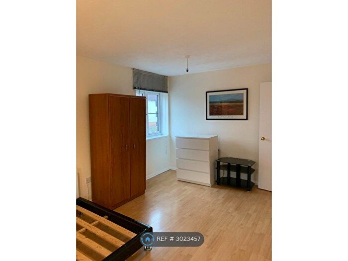 Studio To Rent In Vicars Bridge Close, Wembley, HA0
