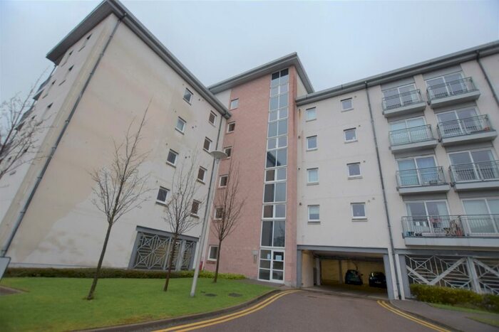 2 Bedroom Flat To Rent In Queens Crescent, West End, Aberdeen, AB15