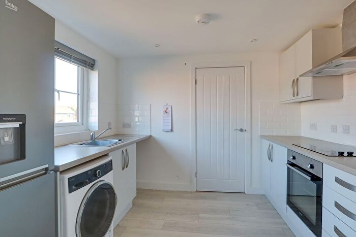 2 Bedroom Flat To Rent In Druids Close, Beck Row, IP28