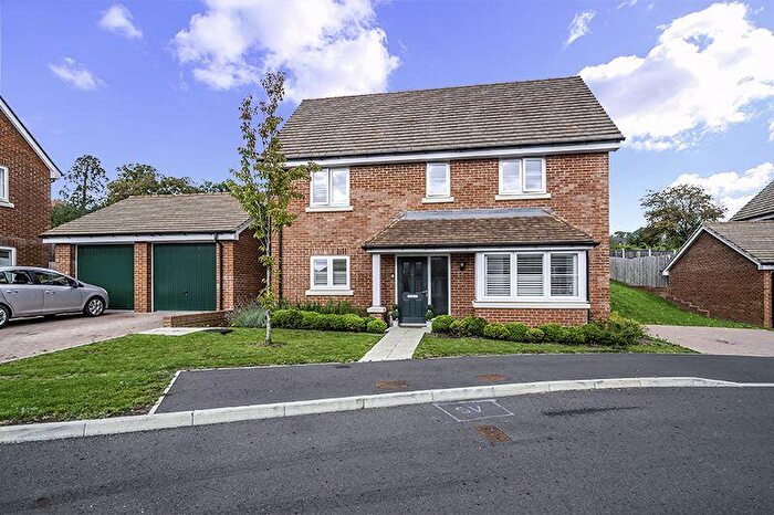 3 Bedroom Detached House To Rent In Pullman Avenue, Haywards Heath, RH16