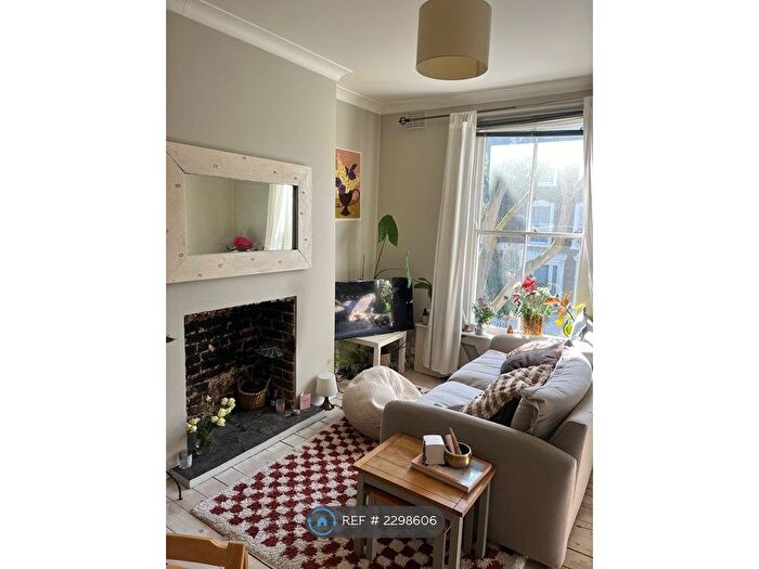 1 Bedroom Flat To Rent In Oakley Road, London, N1