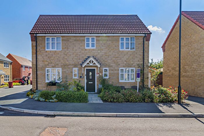 4 Bedroom Detached House For Sale In Buckthorn Drive, S44