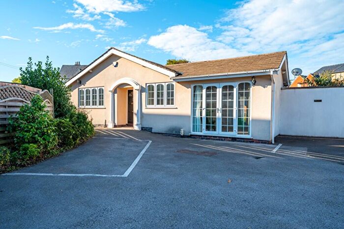 3 Bedroom Detached Bungalow For Sale In Western Terrace, The Park, NG7