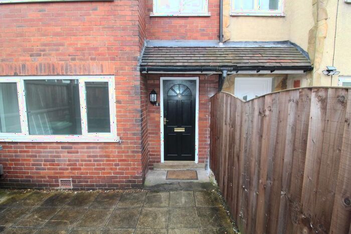 3 Bedroom Terraced House To Rent In Thornton Avenue, Armley, Leeds, LS12