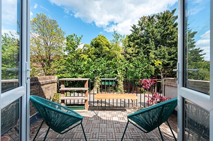 3 Bedroom Flat For Sale In Fordwych Road, Kilburn / West Hampstead, NW2