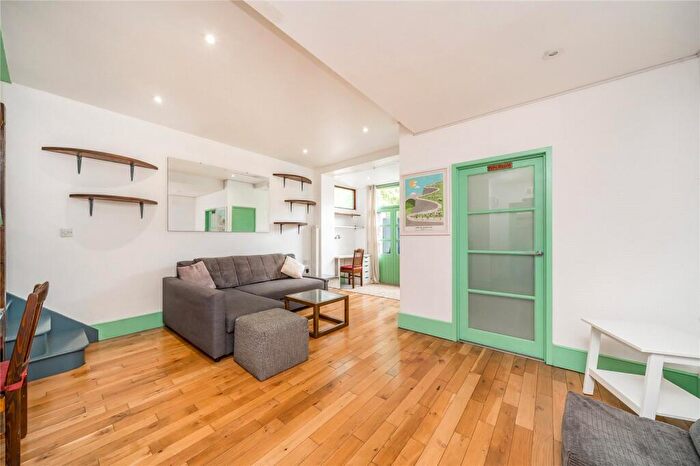 1 Bedroom Terraced House For Sale In Trehurst Street, Hackney, London, E5 - Photo 7