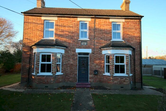 4 Bedroom Character Property To Rent In Windmill Road, Flitwick, MK45