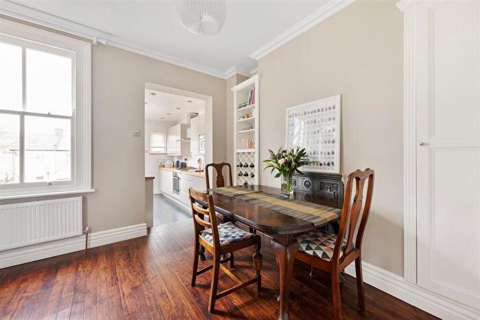 2 Bedroom Apartment To Rent In Brighton Avenue, Walthamstow, E17