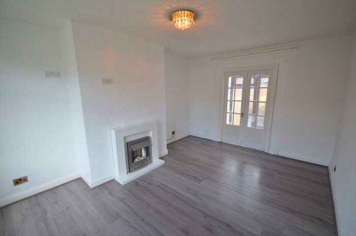 3 Bedroom Semi-Detached House To Rent In Gloucester Road, Blackburn, BB1