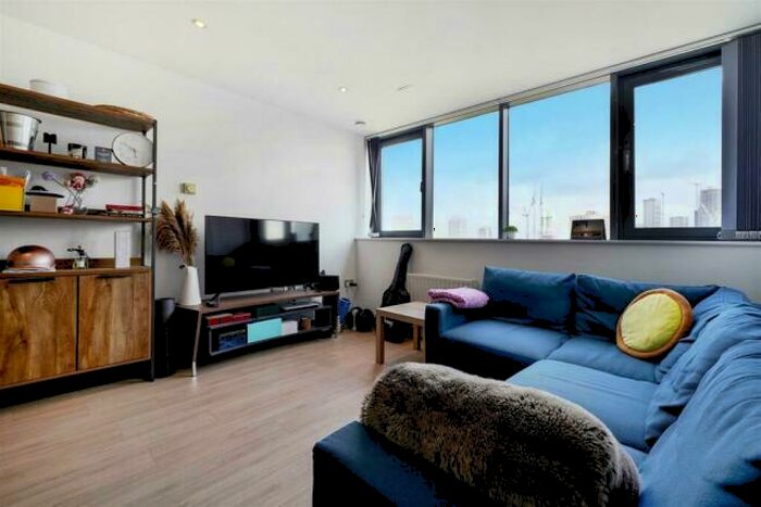 2 Bedroom Flat To Rent In East India Dock Road, London, E14